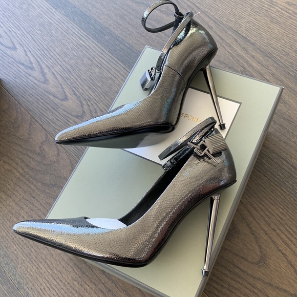 TOM FORD GUNMETAL PUMP W/ LOCK 38 - Picture 8 of 10